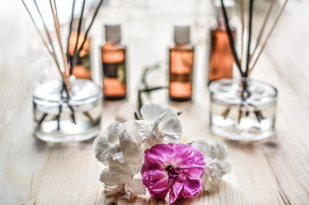 7 Ways to Bring Fresh Scents Into Your Home Safely